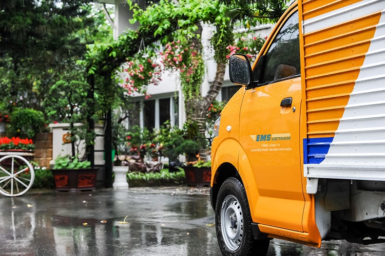 dich-vu-chuyen-phat-nhanh-ems