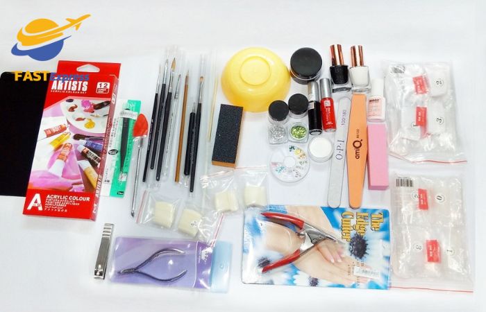 gui-dung-cu-lam-nails-di-my