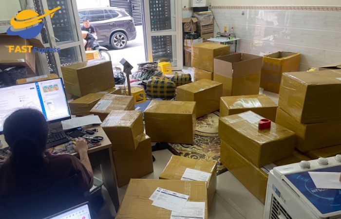 gui-nem-di-uc-tai-fast-express