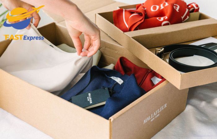 dich-vu-gui-quan-ao-di-canada