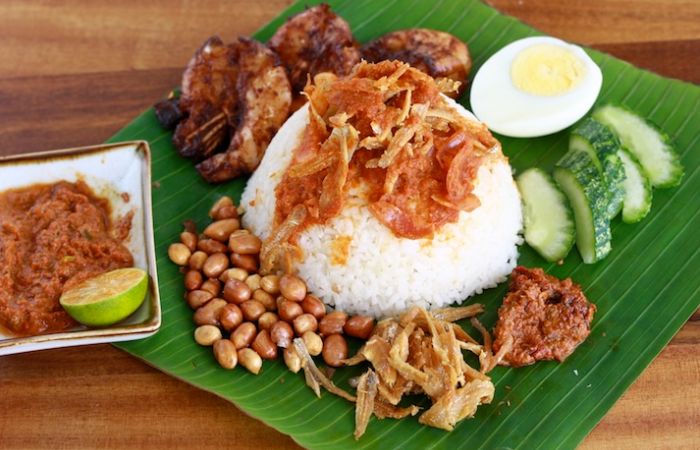 Com-Nasi-Lemak